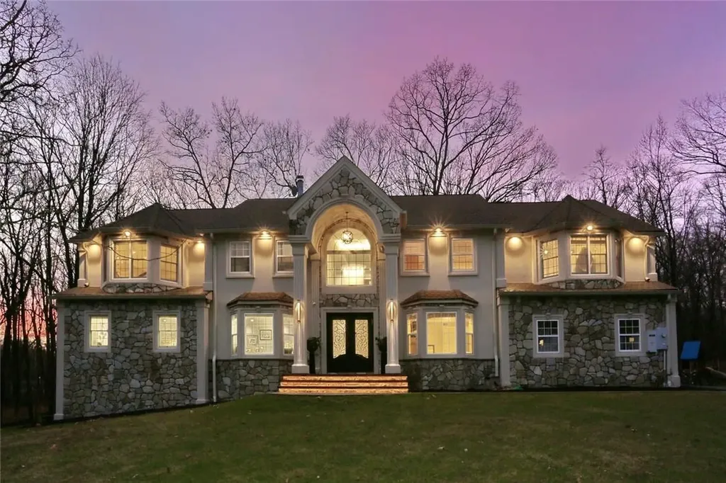 27 Roble Road Suffern NY 10901