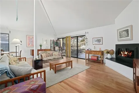 26 Boulder Lane Goldens Bridge NY 10526