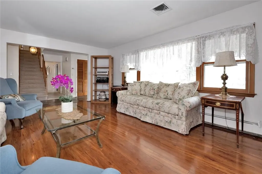 19 Peck Road Mount Kisco NY 10549