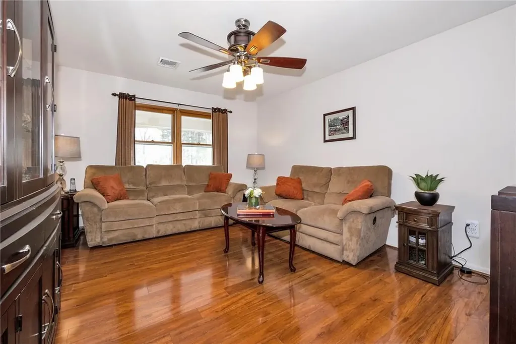 19 Peck Road Mount Kisco NY 10549