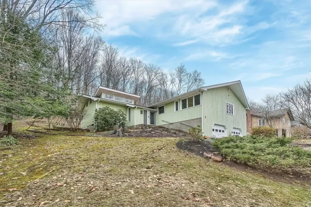 41 Hatfield Road Mahopac NY 10541