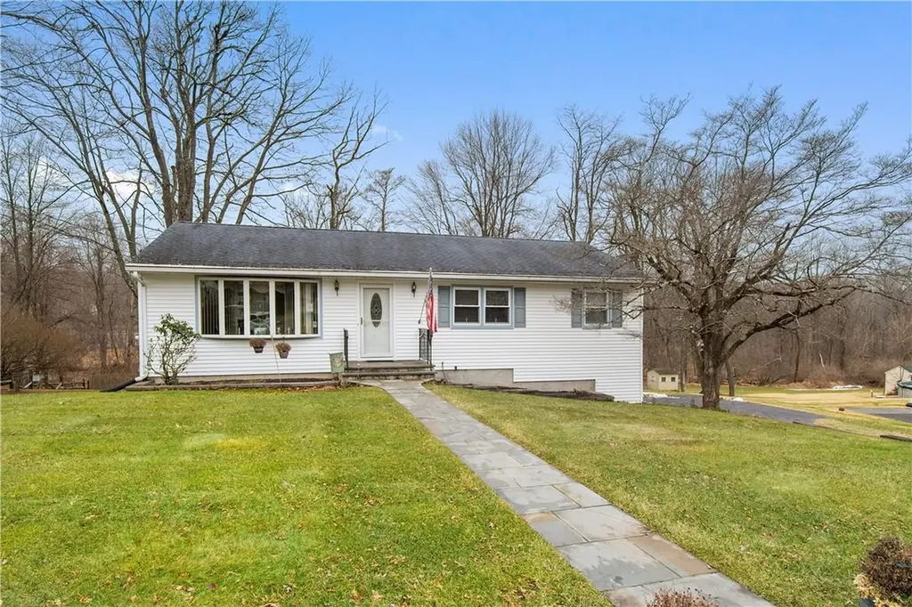 10 Clinton Court Monroe NY 10950