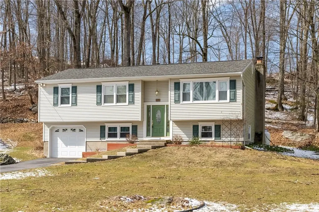 27 Kentview Drive Carmel NY 10512