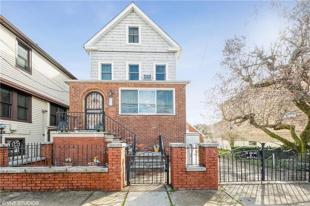 1442 Gillespie Avenue Bronx NY 10461