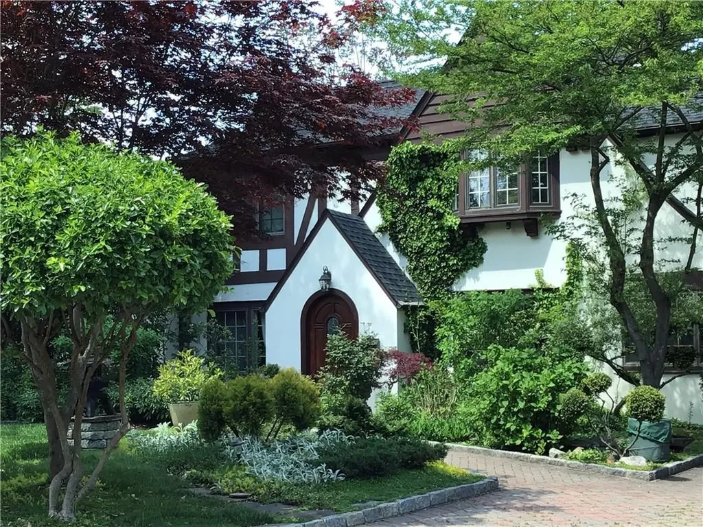 15 Mount Joy Avenue Scarsdale NY 10583
