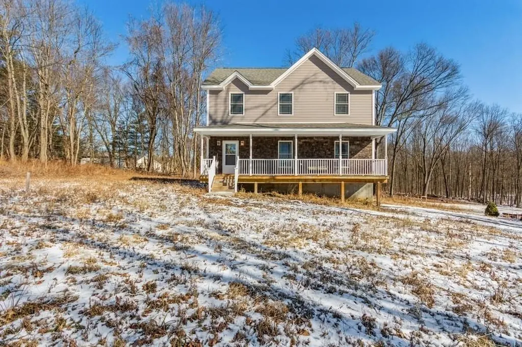 7 Quaker Street Wallkill NY 12589