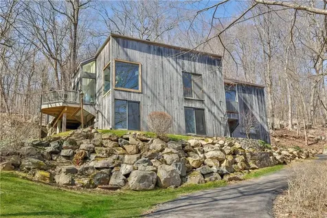 63 Martha Place Chappaqua NY 10514