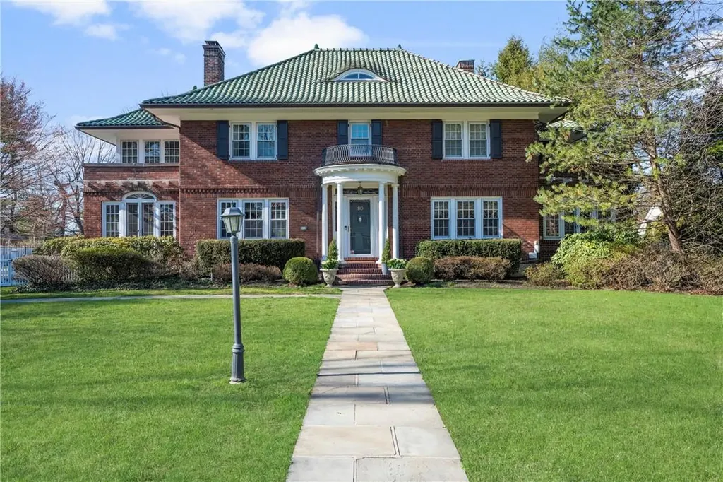 90 Lyncroft Road New Rochelle NY 10804