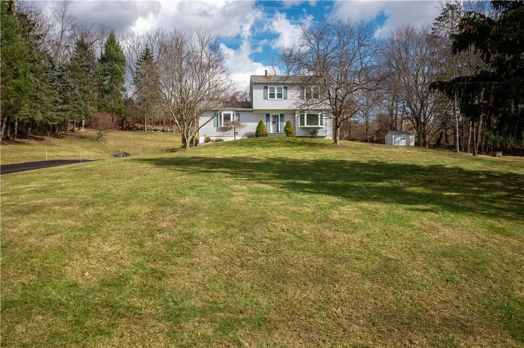 74 Hillside Road Poughquag NY 12570