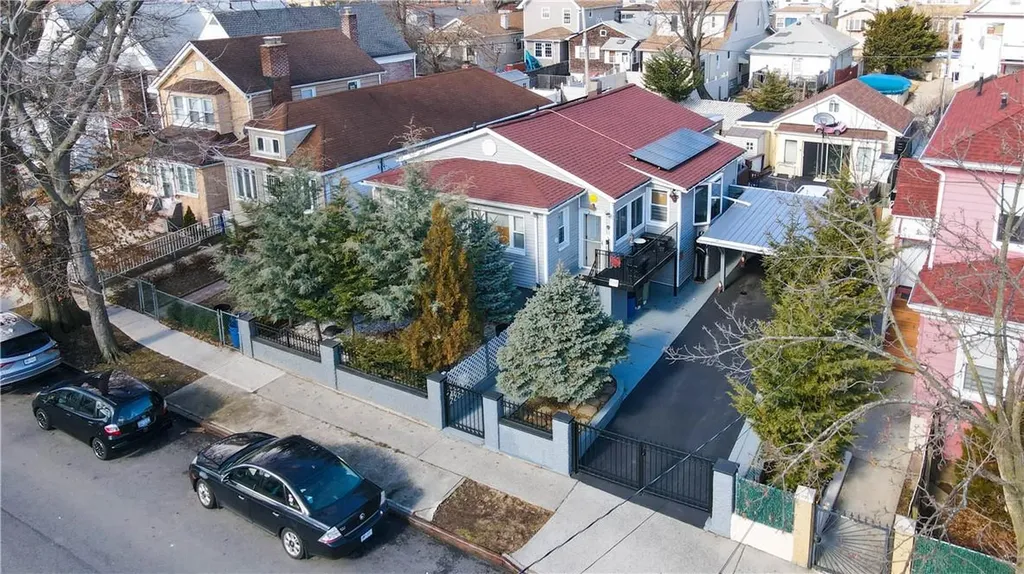 2921 Philip Avenue Bronx NY 10465