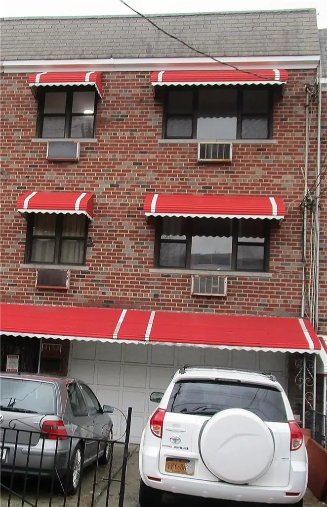 4154 Barnes Avenue Bronx NY 10466