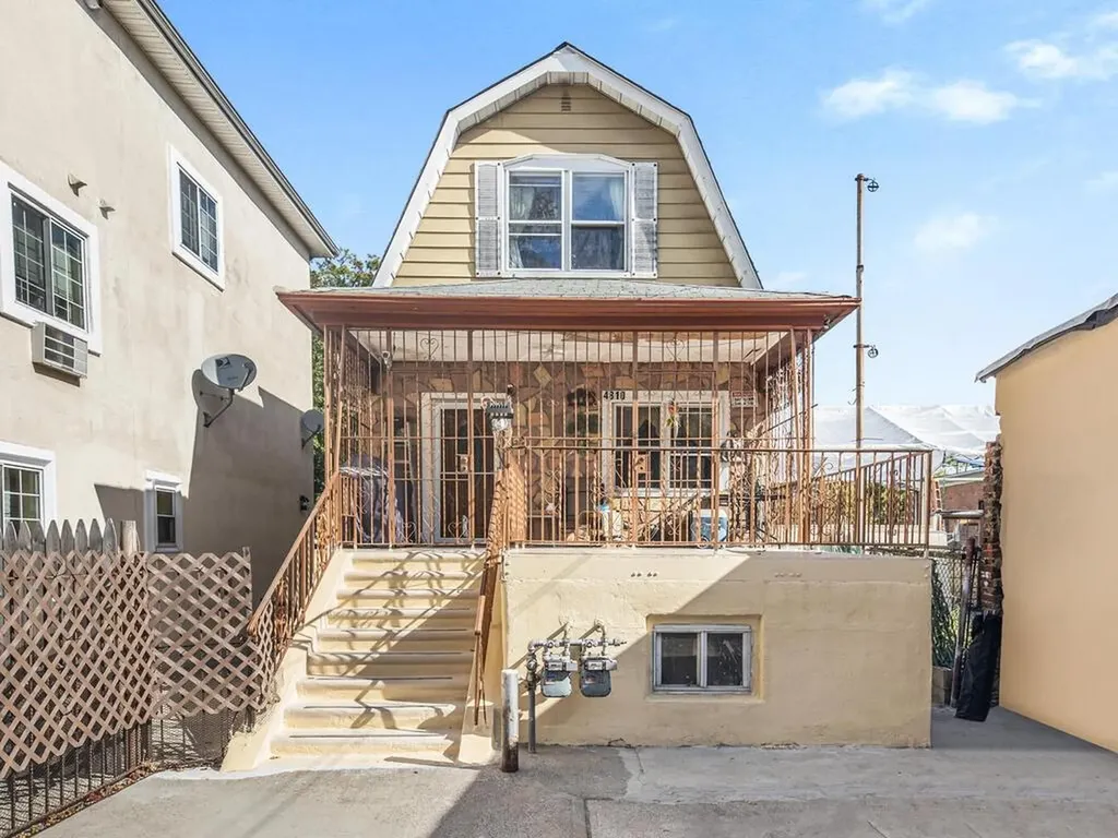 4310 De Reimer Avenue Bronx NY 10466