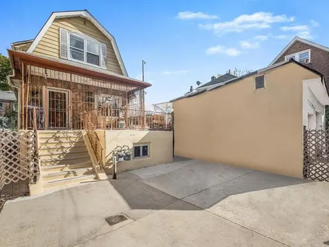 4310 De Reimer Avenue Bronx NY 10466