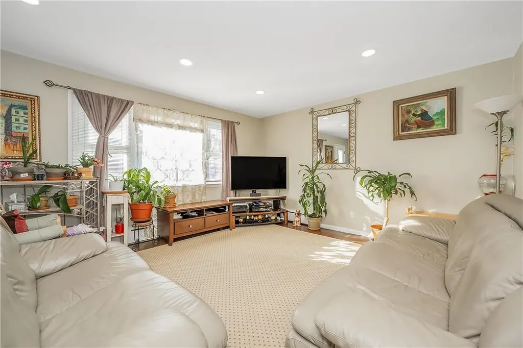 36 Cloverdale Avenue White Plains NY 10603