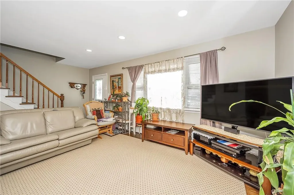 36 Cloverdale Avenue White Plains NY 10603