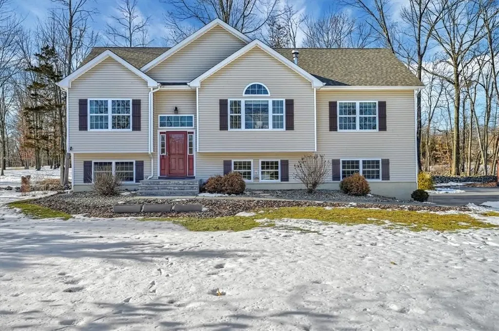 30 Van Wyck Court Wallkill NY 12589
