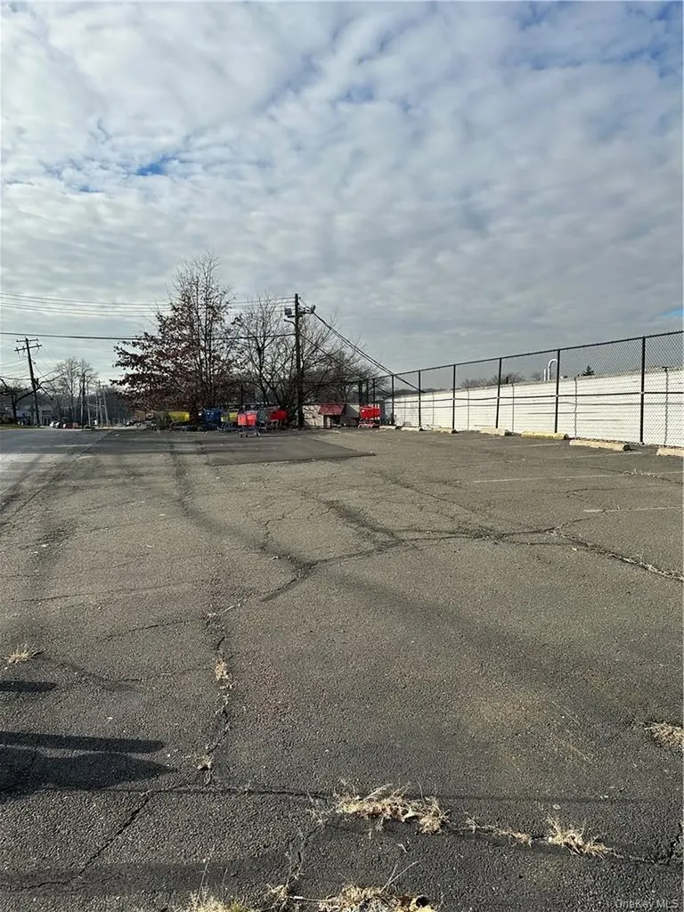 123 E Route 59 Nanuet NY 10954