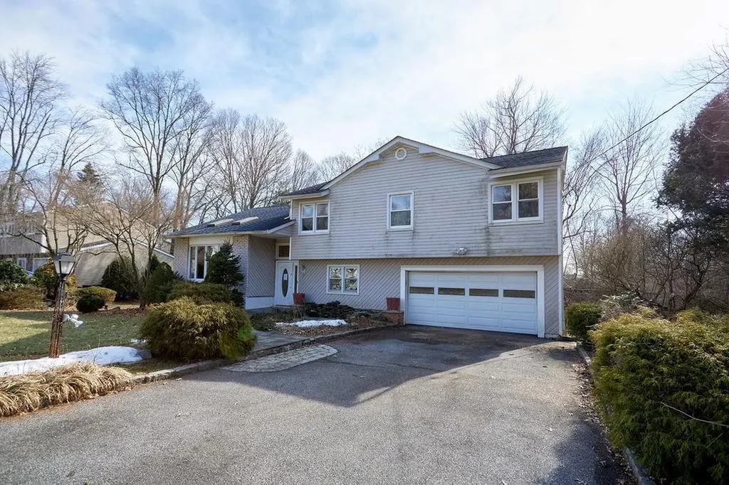 35 Gaby Lane New Rochelle NY 10804