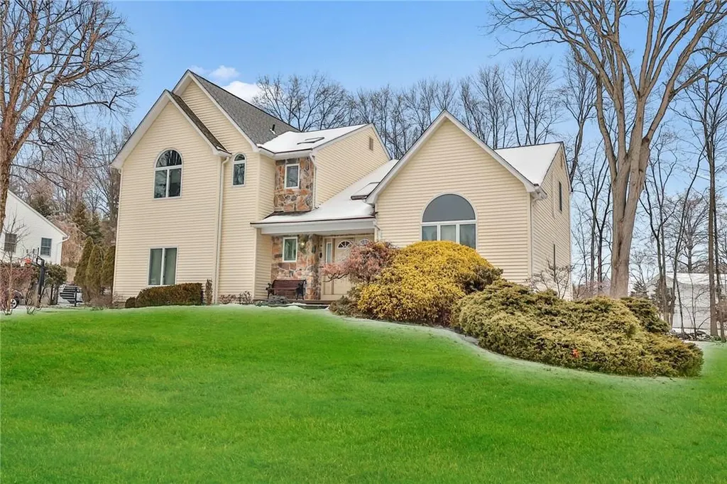 15 Lowell Drive New City NY 10956