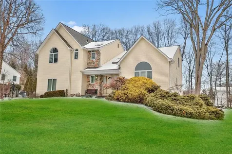 15 Lowell Drive New City NY 10956