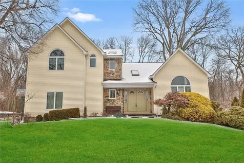 15 Lowell Drive New City NY 10956