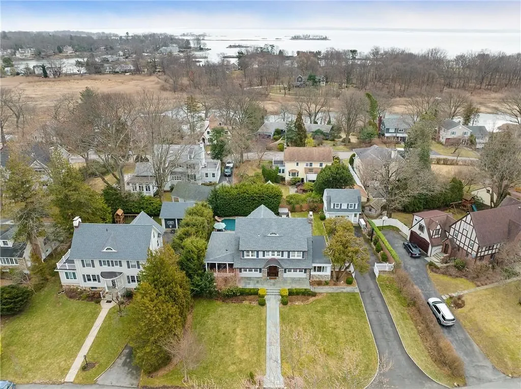 717 The Parkway Mamaroneck NY 10543