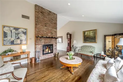 1209 Weaver Street New Rochelle NY 10804