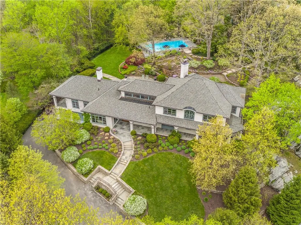63 Woodlands Road Harrison NY 10528