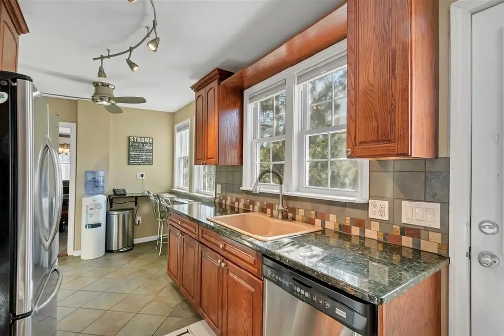 2 W Maple Street Valhalla NY 10595