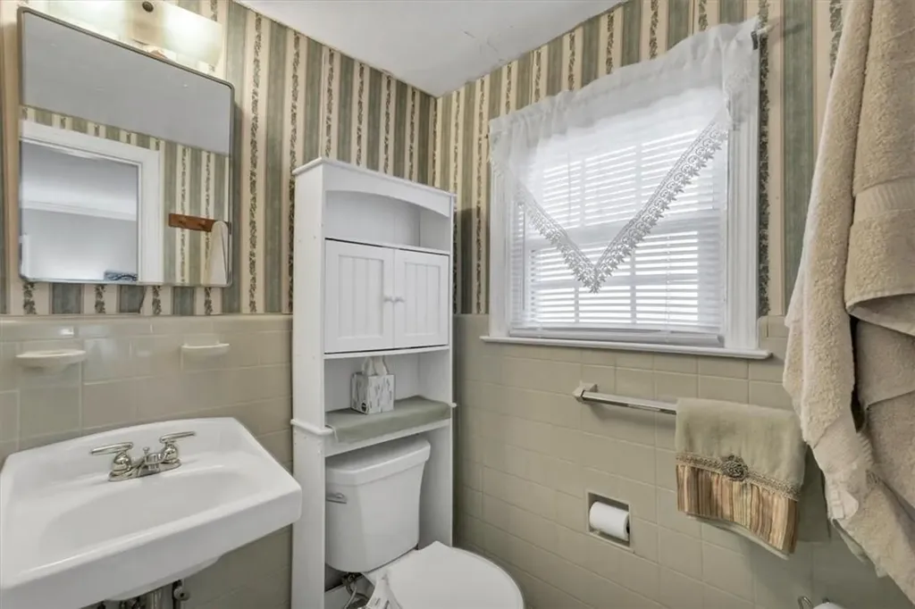 2 W Maple Street Valhalla NY 10595