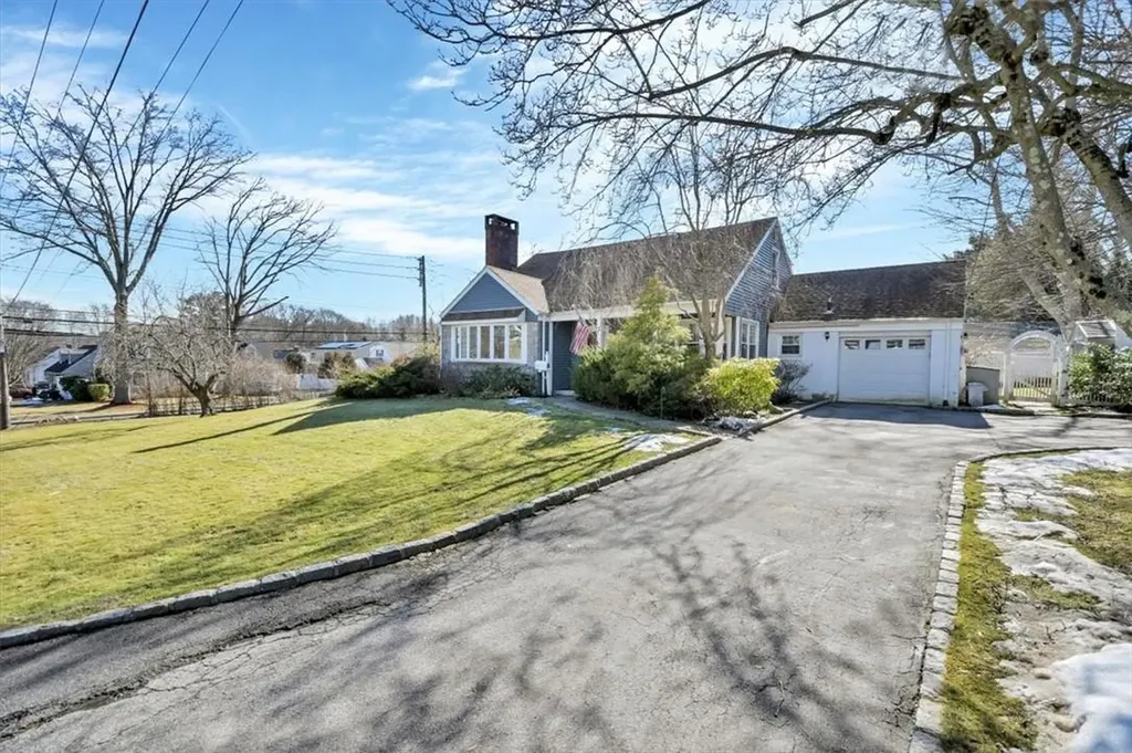 2 W Maple Street Valhalla NY 10595