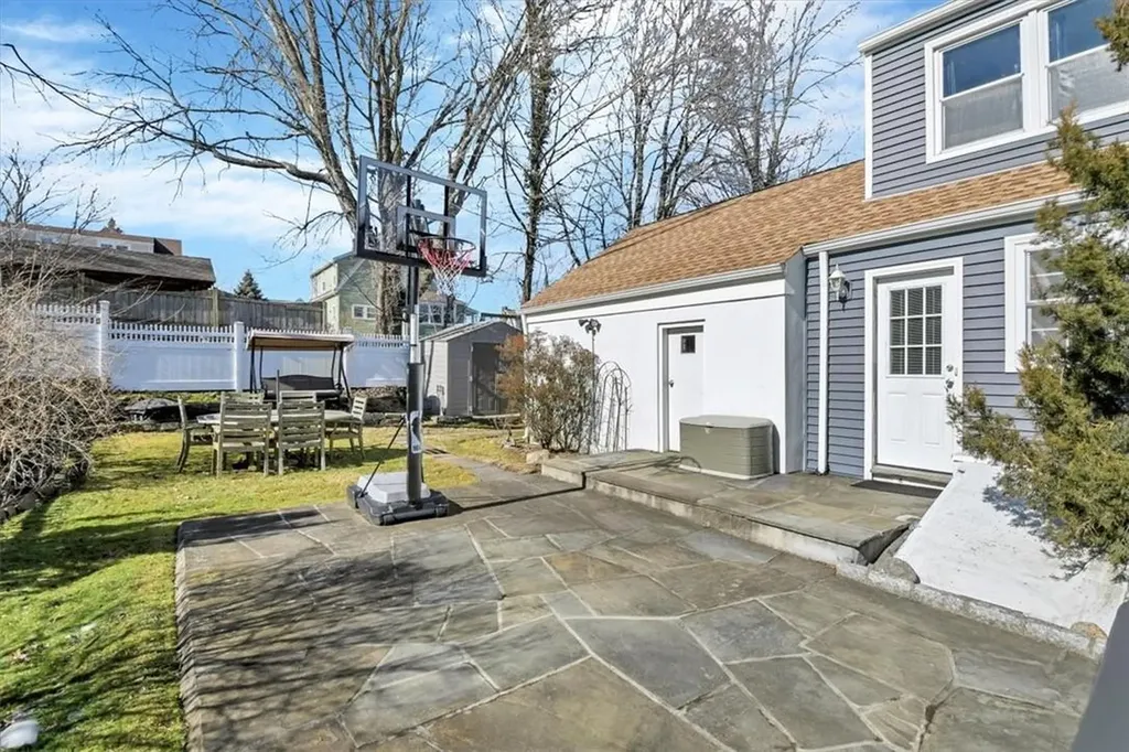 2 W Maple Street Valhalla NY 10595