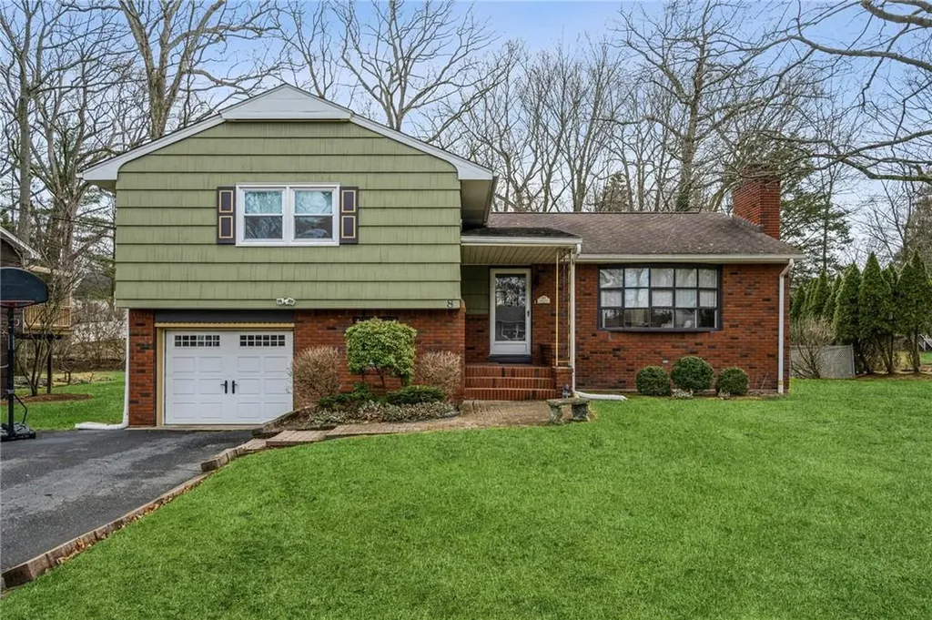 8 Hall Avenue Suffern NY 10901