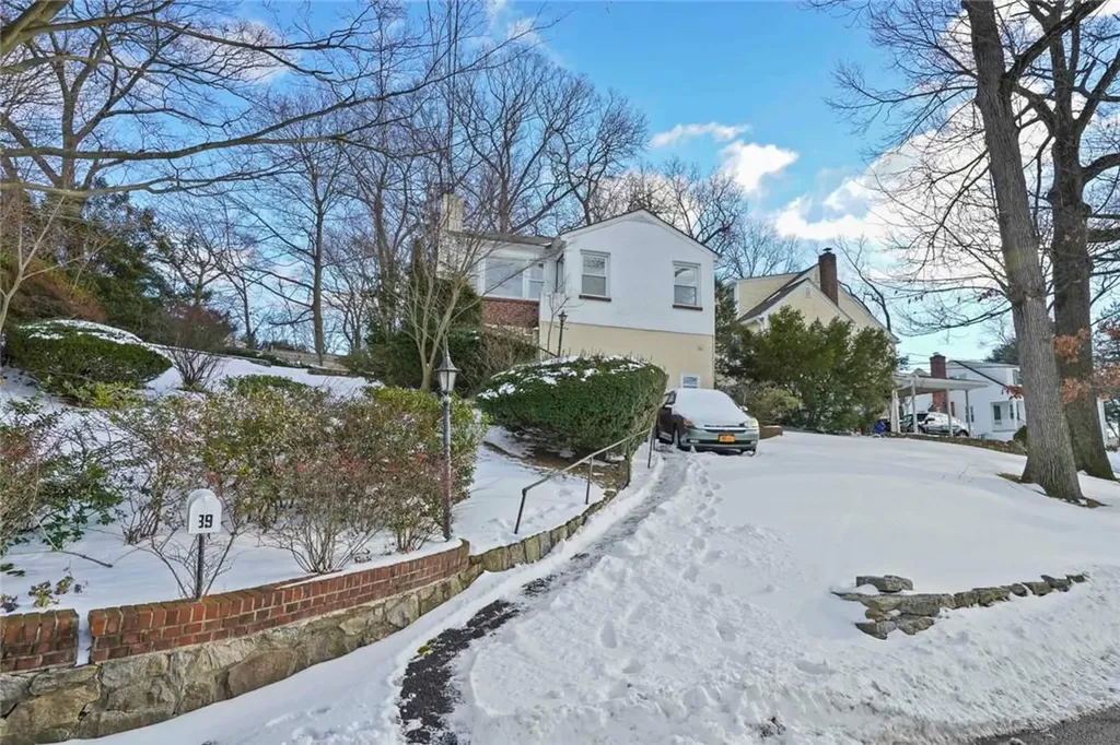 39 Mcdougal Drive White Plains NY 10603