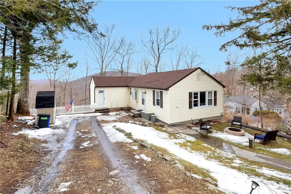 13 Summit Road Patterson NY 12563