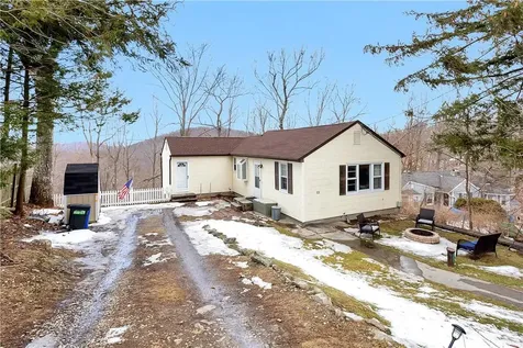 13 Summit Road Patterson NY 12563