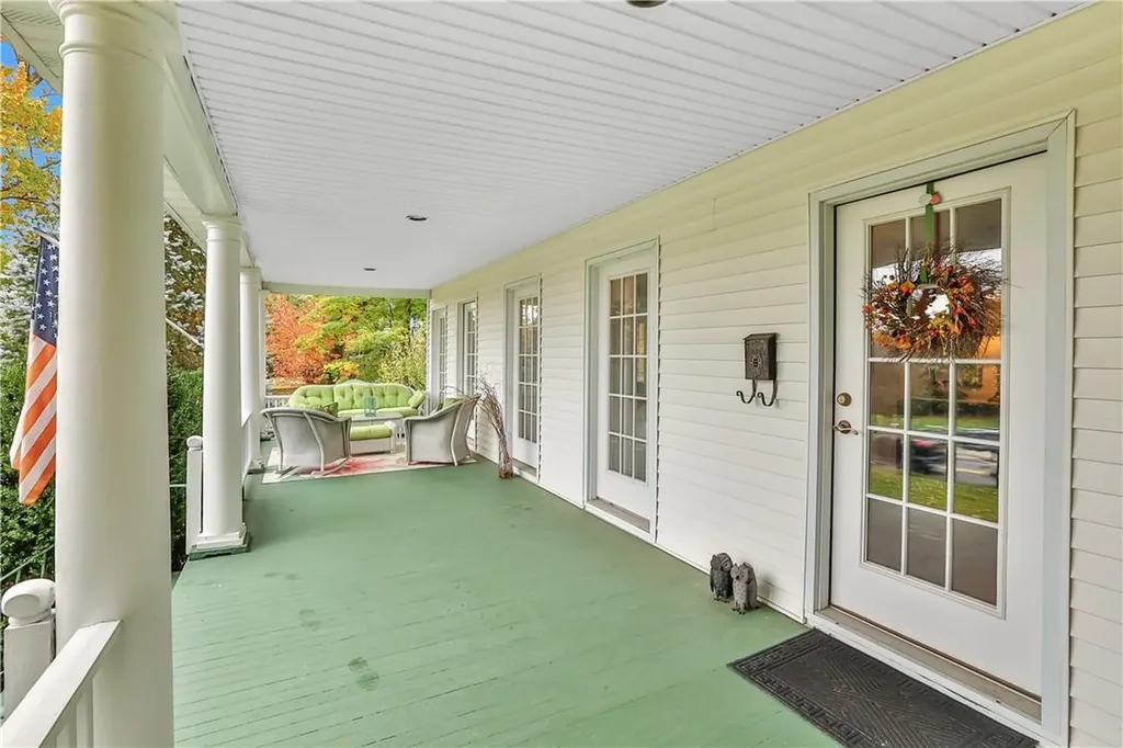 65 Old Middletown Road Pearl River NY 10965