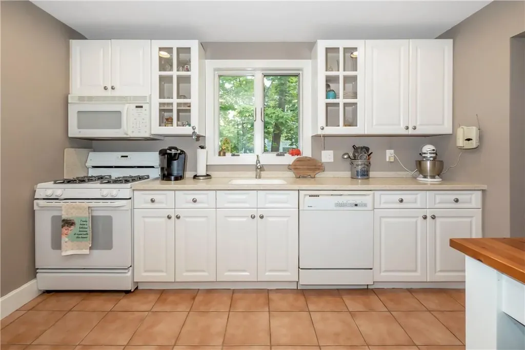 65 Old Middletown Road Pearl River NY 10965