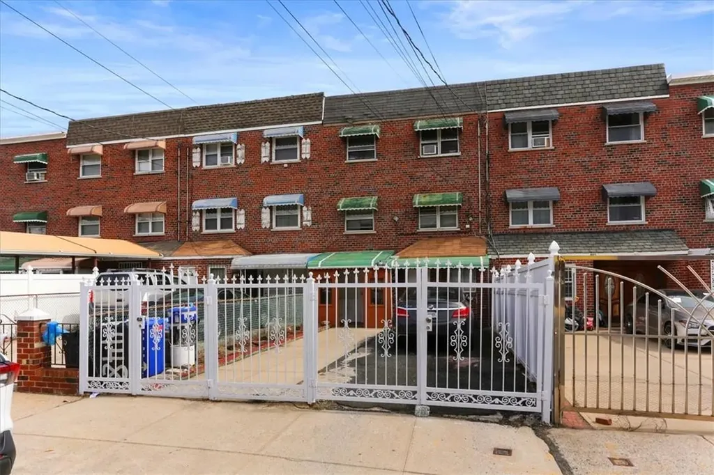 448 Olmstead Avenue Bronx NY 10473
