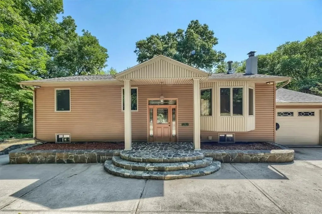 4 Hillside Drive Putnam Valley NY 10579
