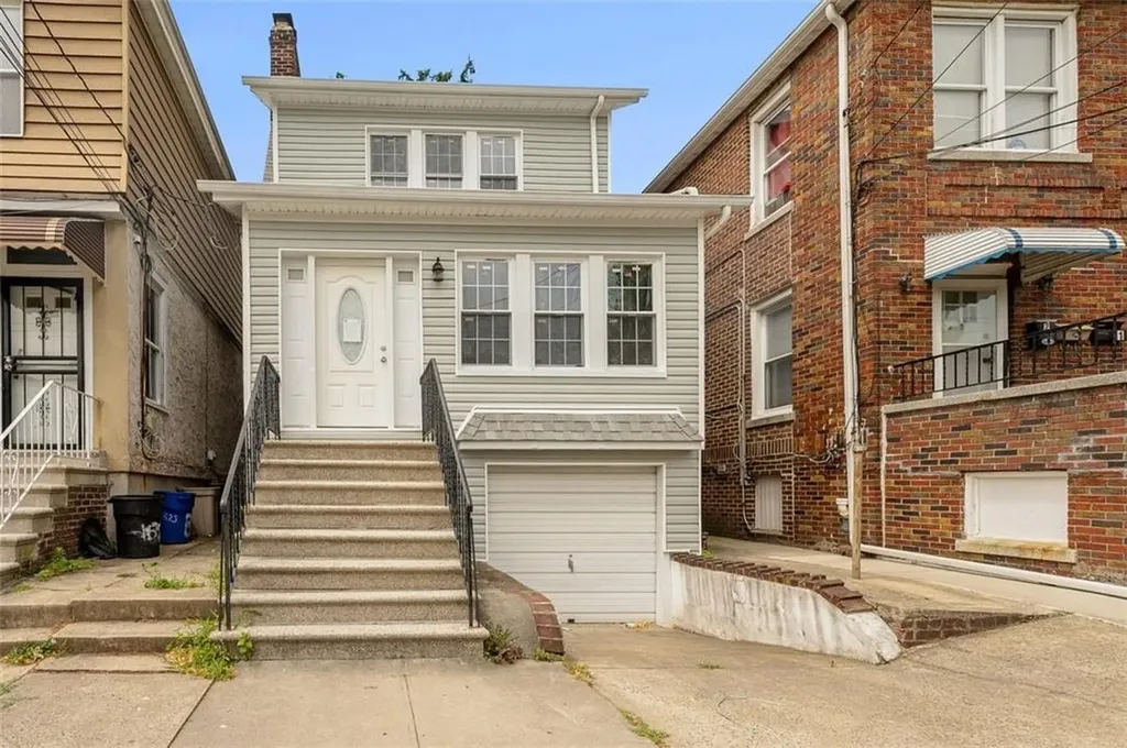1627 Yates Avenue Bronx NY 10461