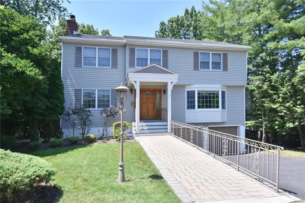 18 Clinton Avenue Dobbs Ferry NY 10522