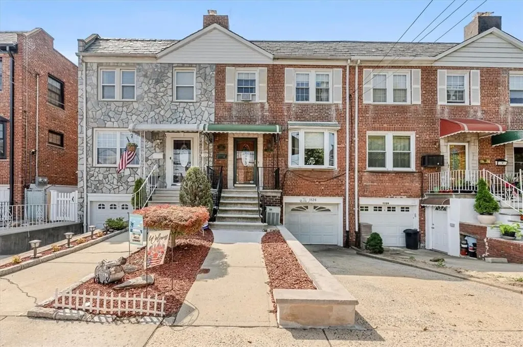 1126 Neill Avenue Bronx NY 10461