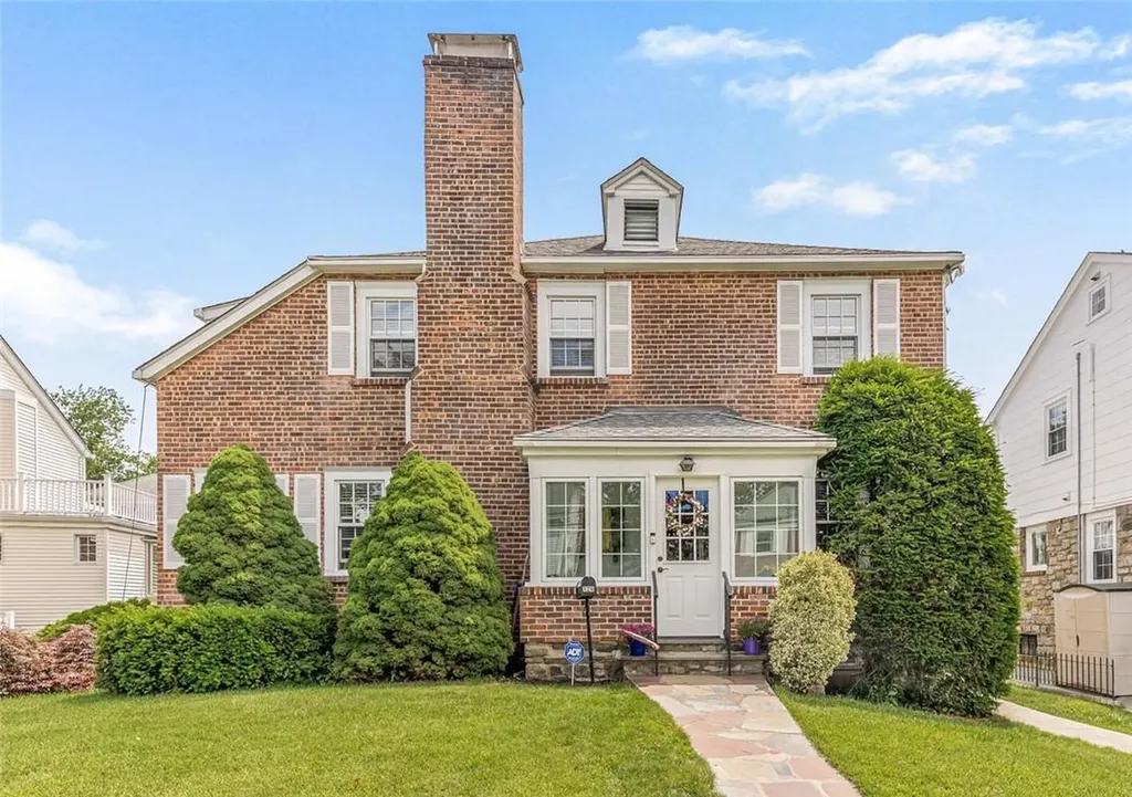 126 Bajart Place Yonkers NY 10705
