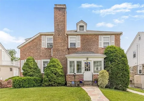 126 Bajart Place Yonkers NY 10705