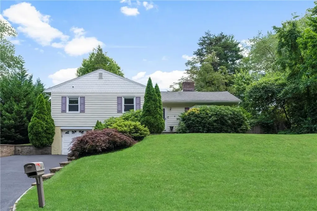 471 Rosedale Avenue White Plains NY 10605