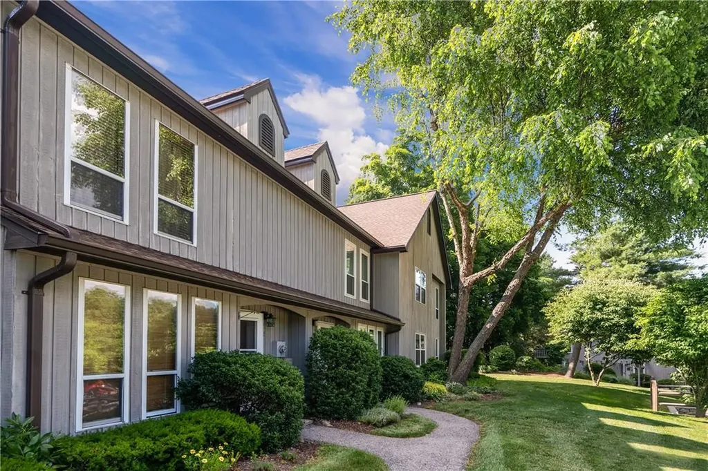 12 Spring Meadow Lane Peekskill NY 10566