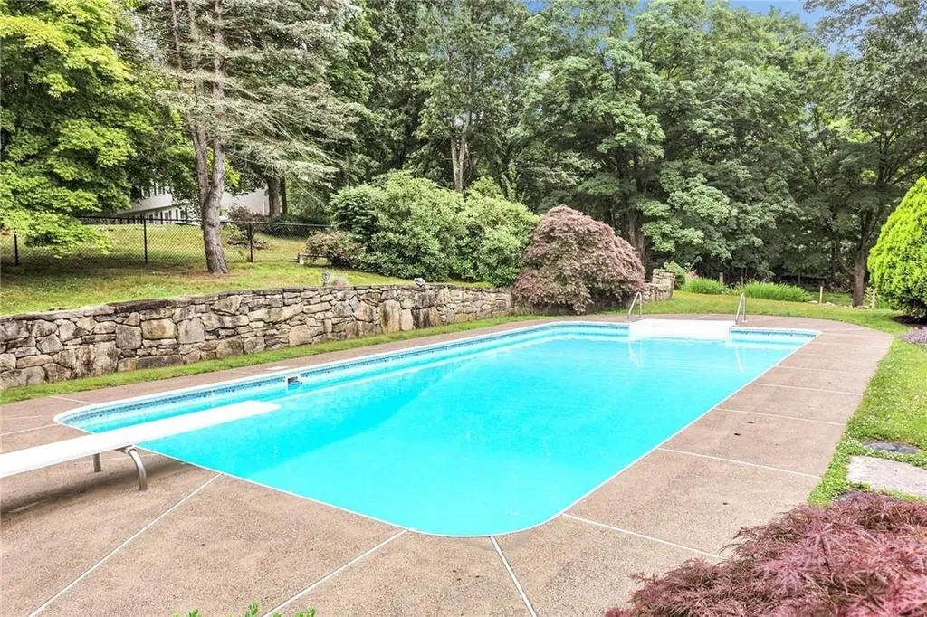 4 Cornwall Court Katonah NY 10536