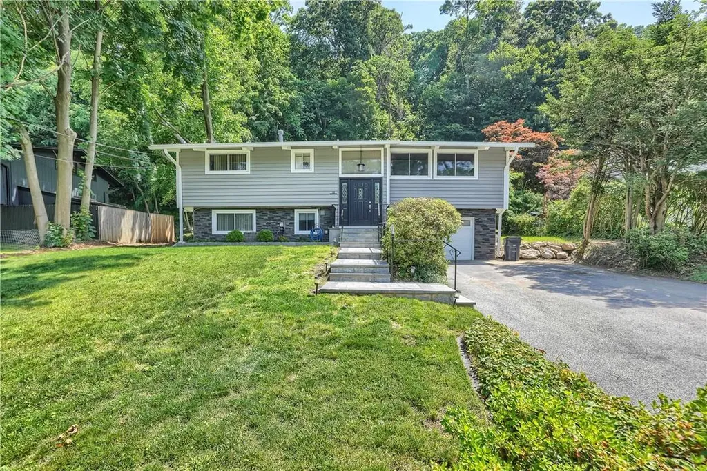 72 Greenwood Lane White Plains NY 10607