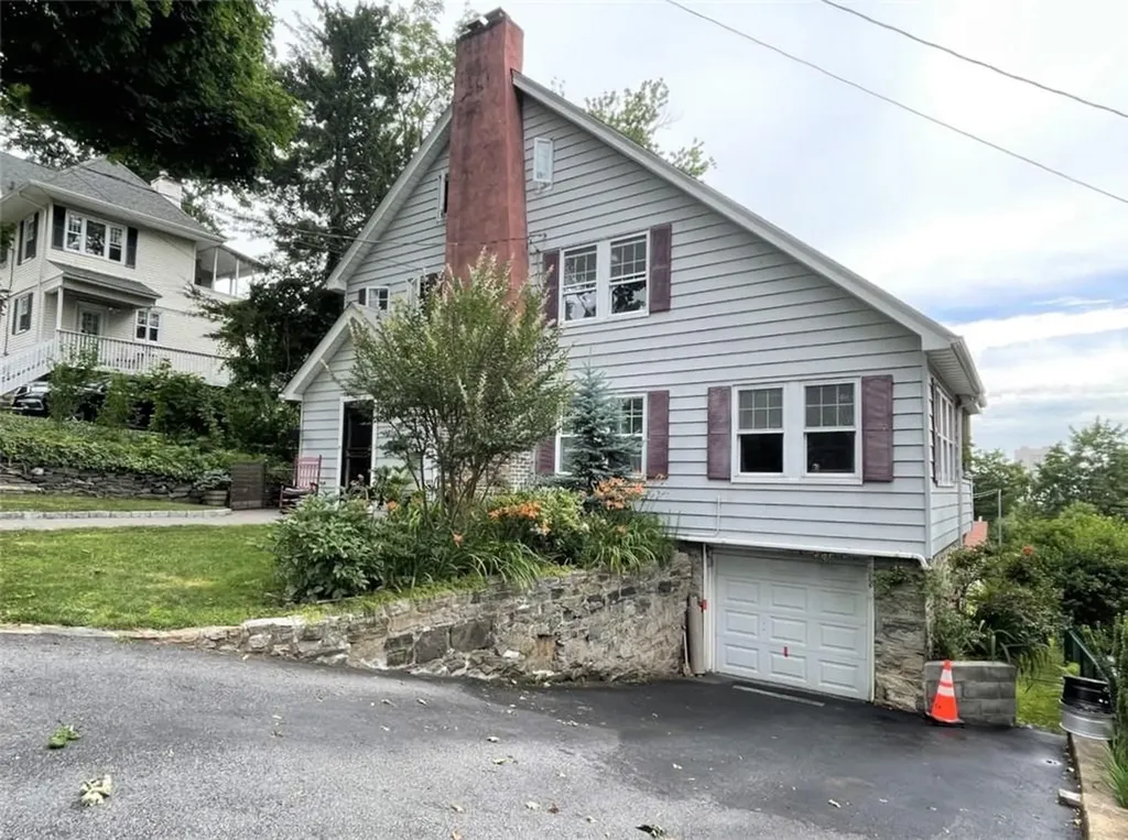 10 Lester Place White Plains NY 10606